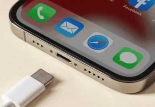 郸城苹果15维修分享iPhone15改USB-C接口后能和安卓用户互借充电器吗